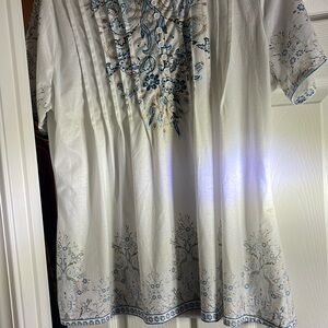 Short sleeve pleaded floral shirt 3xl.